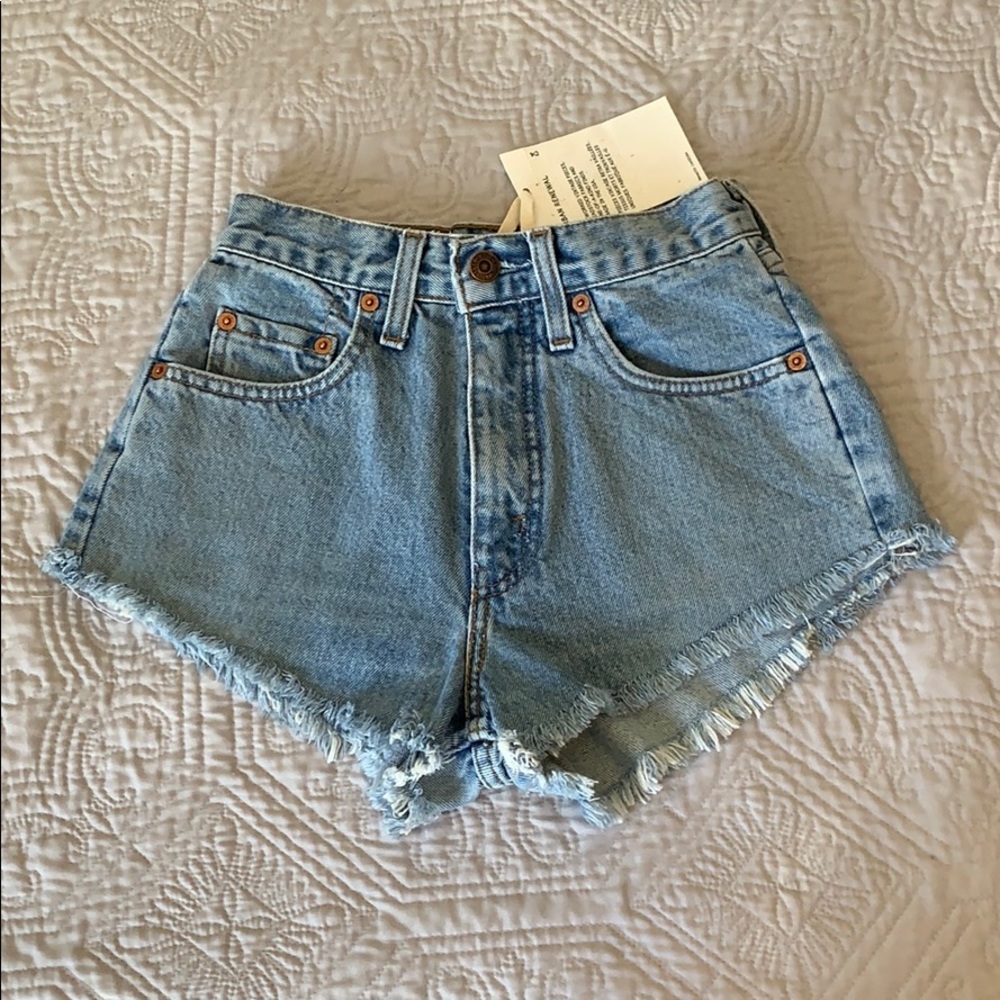 Levis vintage cheeky shorts